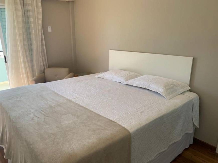 Casa para alugar com 6 quartos, 323m² - Foto 14