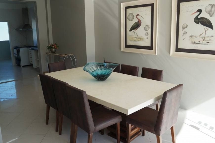 Casa para alugar com 6 quartos, 323m² - Foto 9