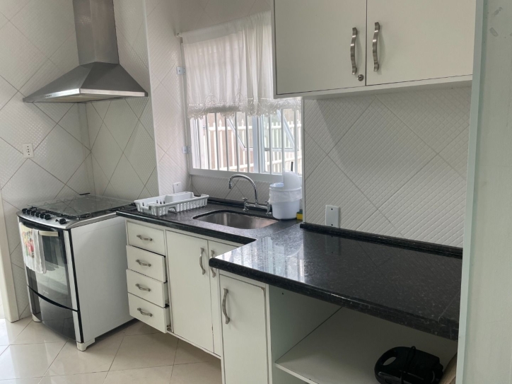 Casa para alugar com 6 quartos, 323m² - Foto 7
