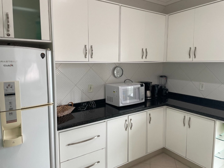 Casa para alugar com 6 quartos, 323m² - Foto 15