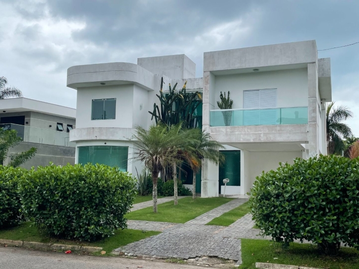 Casa para alugar com 6 quartos, 323m² - Foto 2