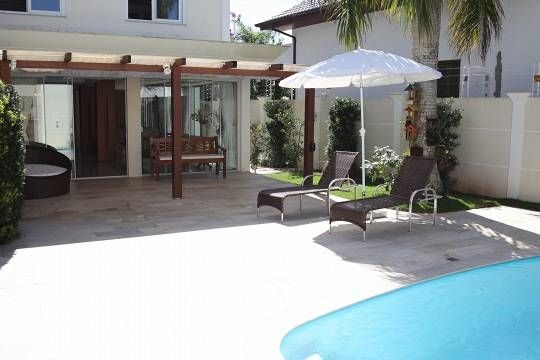 Casa para alugar com 5 quartos, 323m² - Foto 21
