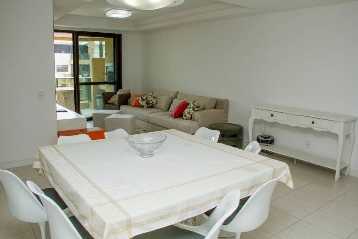 Apartamento à venda com 3 quartos, 121m² - Foto 2