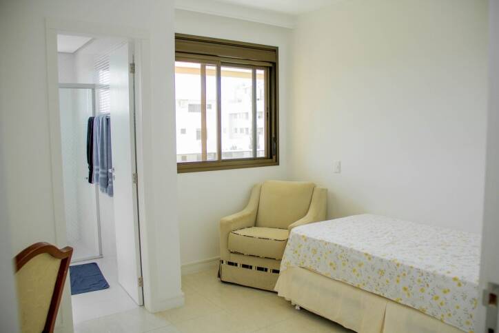 Apartamento à venda com 3 quartos, 121m² - Foto 11