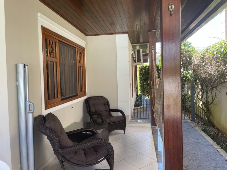 Casa para alugar com 5 quartos, 280m² - Foto 10