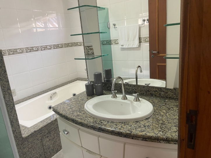 Casa para alugar com 5 quartos, 280m² - Foto 16