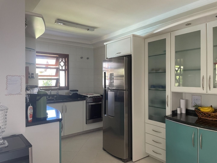 Casa para alugar com 5 quartos, 280m² - Foto 28