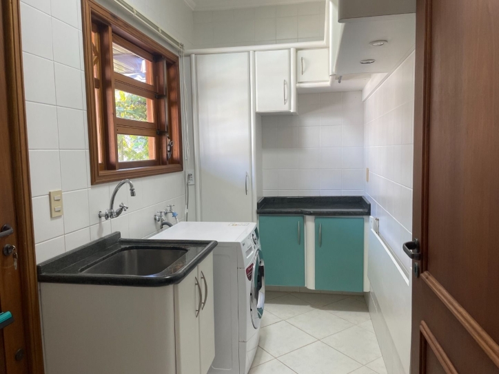 Casa para alugar com 5 quartos, 280m² - Foto 33