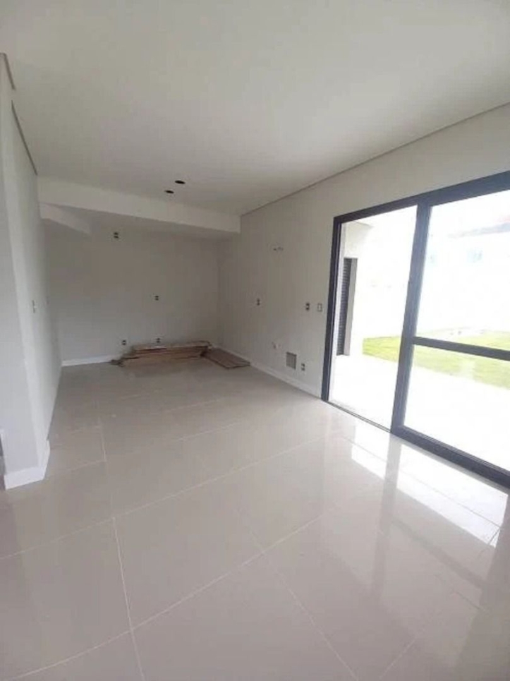 Casa à venda com 3 quartos, 130m² - Foto 4