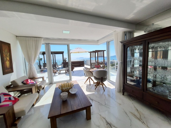 Cobertura à venda e aluguel com 4 quartos, 256m² - Foto 1