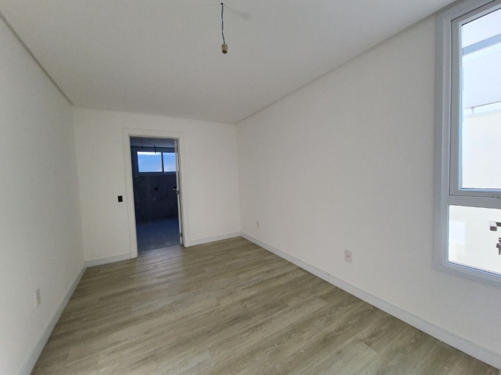 Casa à venda com 4 quartos, 570m² - Foto 23