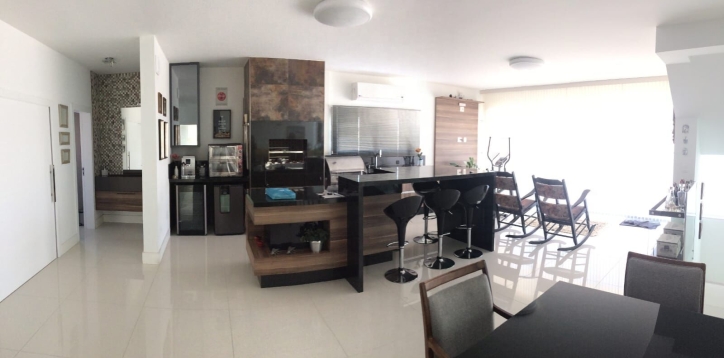 Casa à venda com 4 quartos, 750m² - Foto 2
