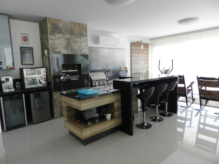 Casa à venda com 4 quartos, 750m² - Foto 4