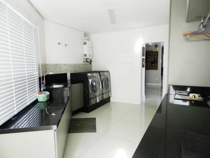 Casa à venda com 4 quartos, 750m² - Foto 11