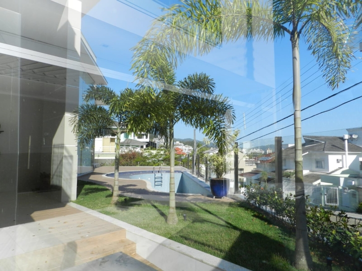 Casa à venda com 4 quartos, 750m² - Foto 36