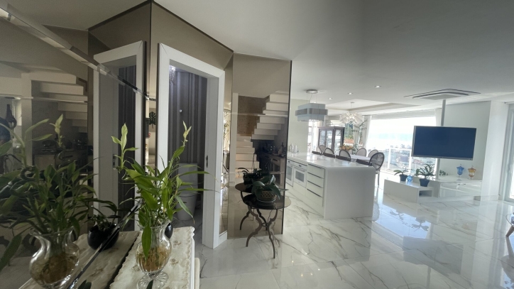 Apartamento para alugar com 4 quartos, 256m² - Foto 2