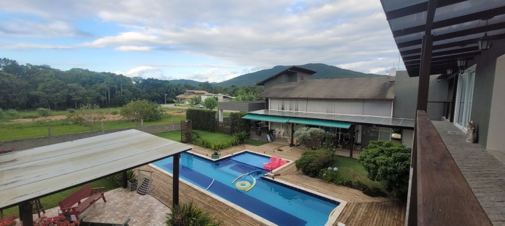 Casa à venda com 3 quartos, 560m² - Foto 1