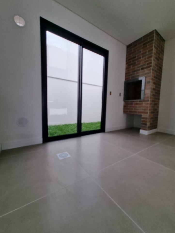 Casa à venda com 2 quartos, 92m² - Foto 1