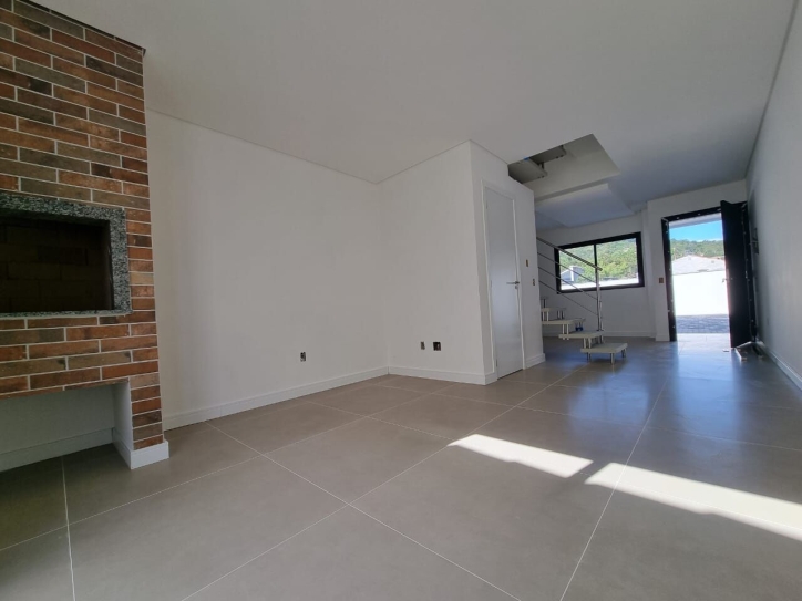 Casa à venda com 2 quartos, 92m² - Foto 2