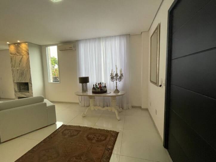 Casa à venda com 4 quartos, 510m² - Foto 2