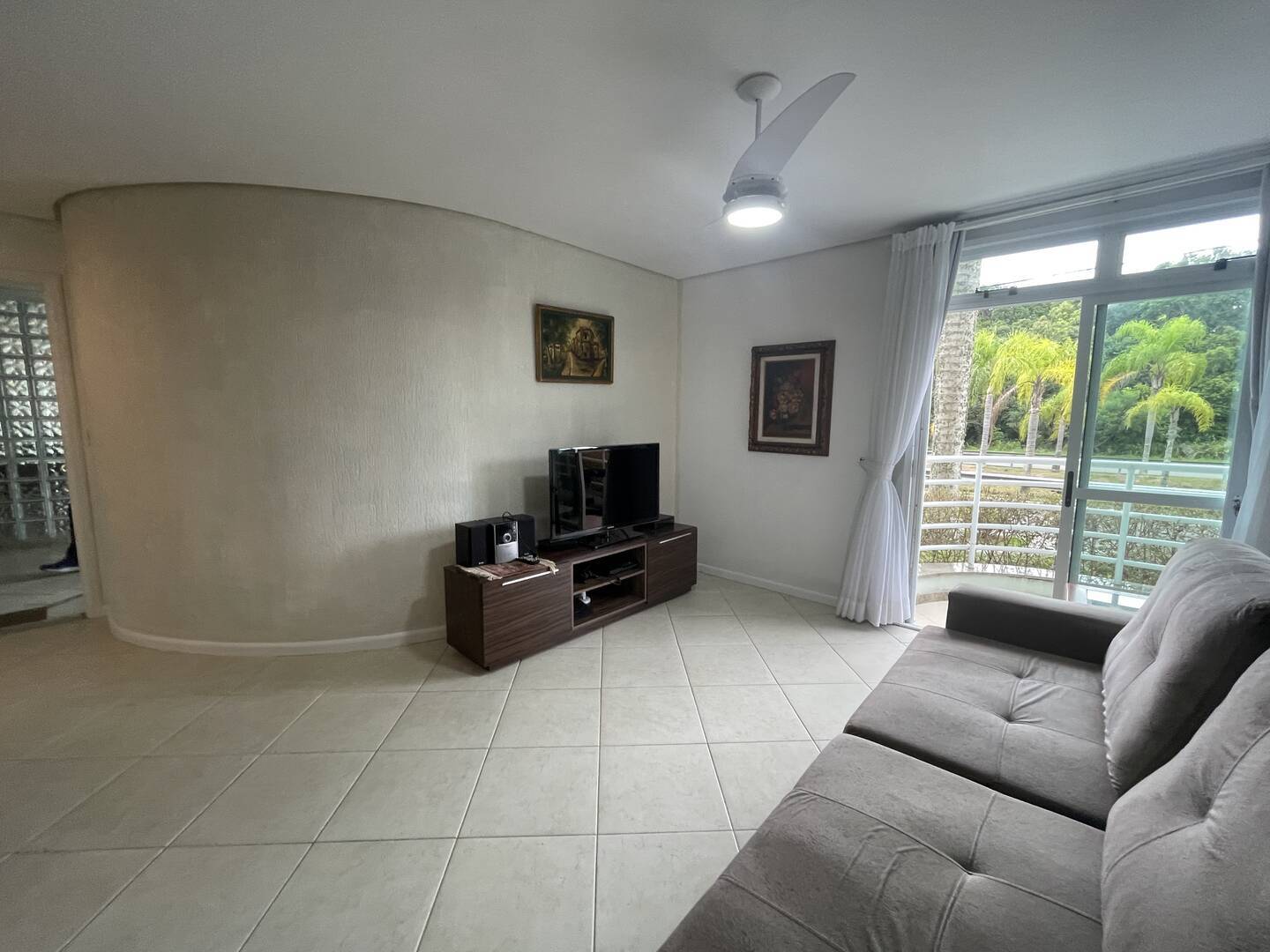 Apartamento à venda com 2 quartos, 99m² - Foto 2
