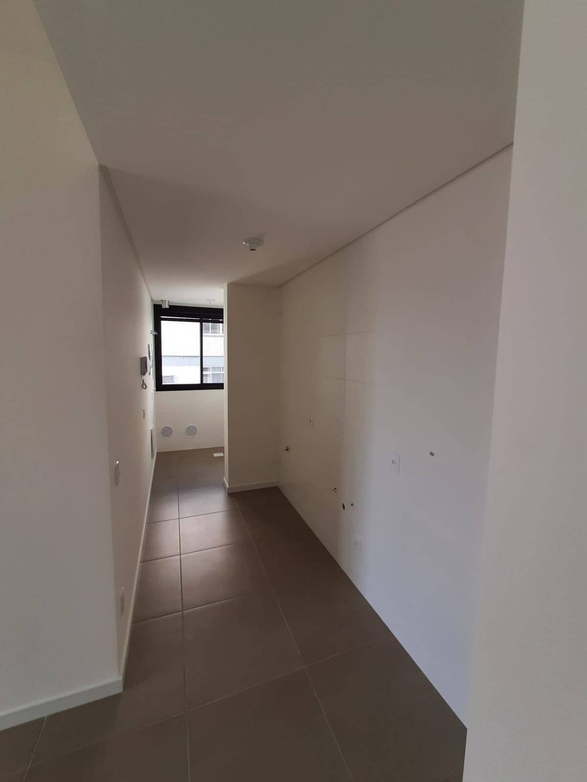 Apartamento à venda com 2 quartos, 68m² - Foto 4