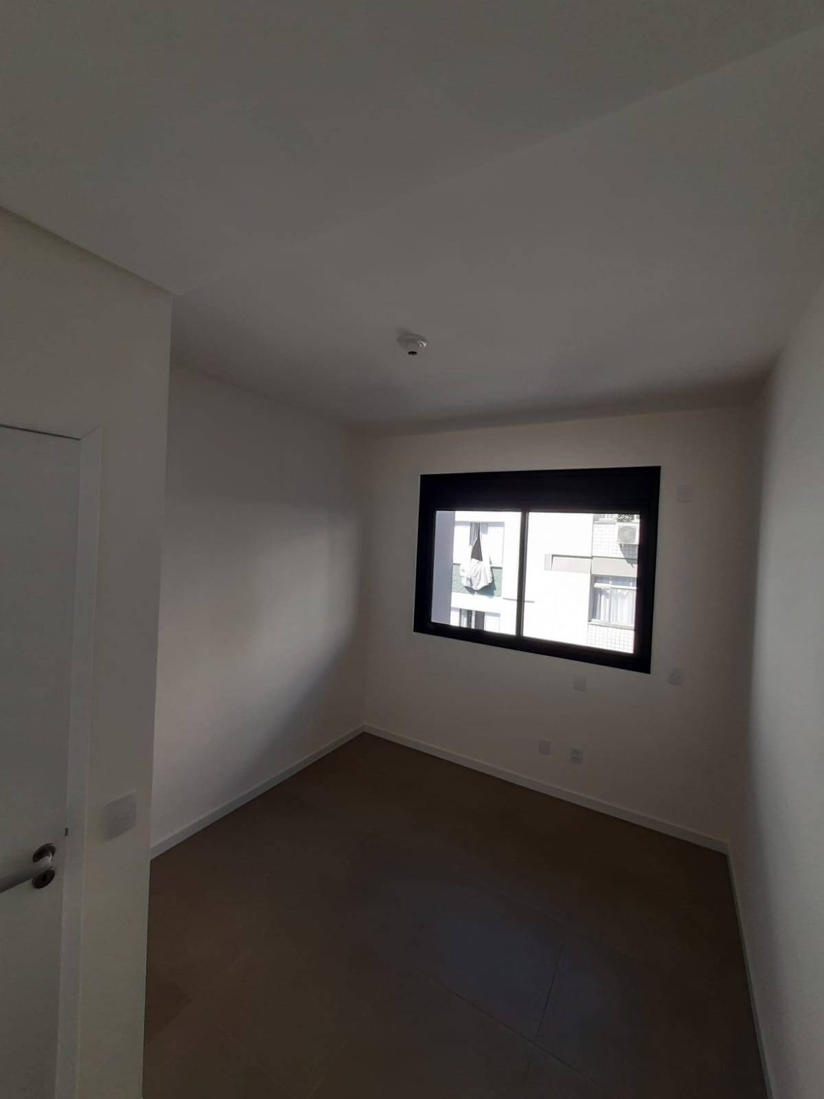 Apartamento à venda com 2 quartos, 68m² - Foto 5