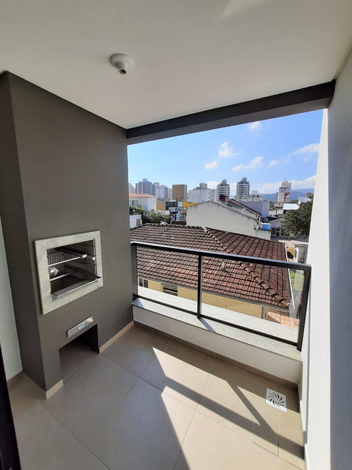 Apartamento à venda com 2 quartos, 68m² - Foto 1