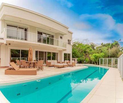 Casa à venda e aluguel com 6 quartos, 1111m² - Foto 1