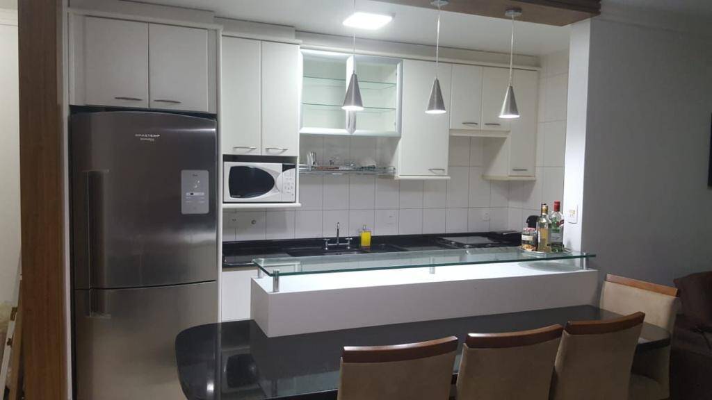 Apartamento para alugar com 3 quartos, 97m² - Foto 2