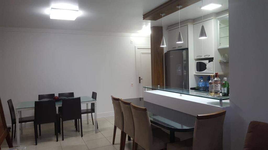 Apartamento para alugar com 3 quartos, 97m² - Foto 11