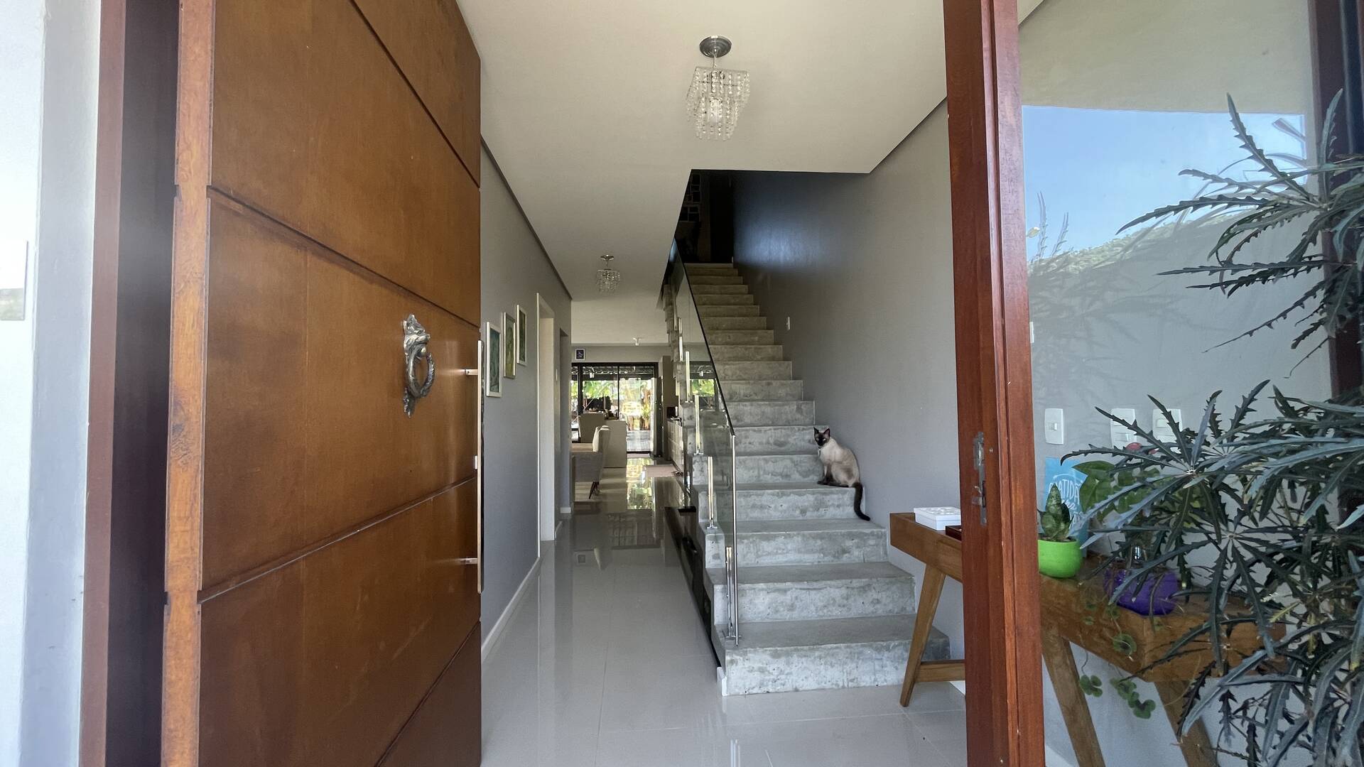 Casa à venda com 3 quartos, 215m² - Foto 2