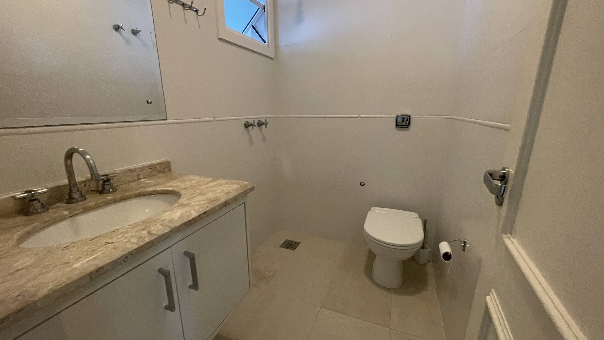 Casa à venda com 3 quartos, 220m² - Foto 10