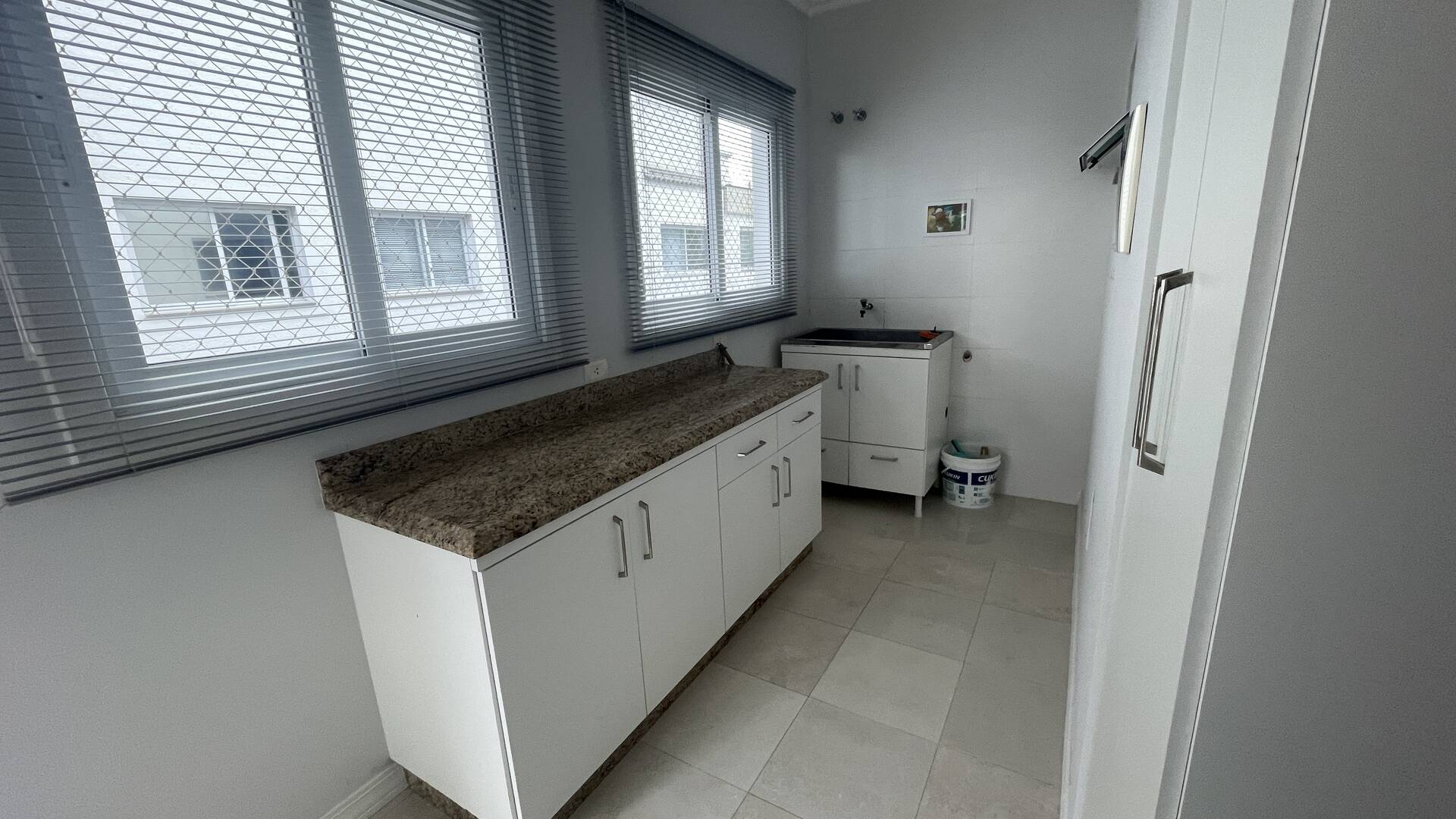 Casa à venda com 3 quartos, 220m² - Foto 11