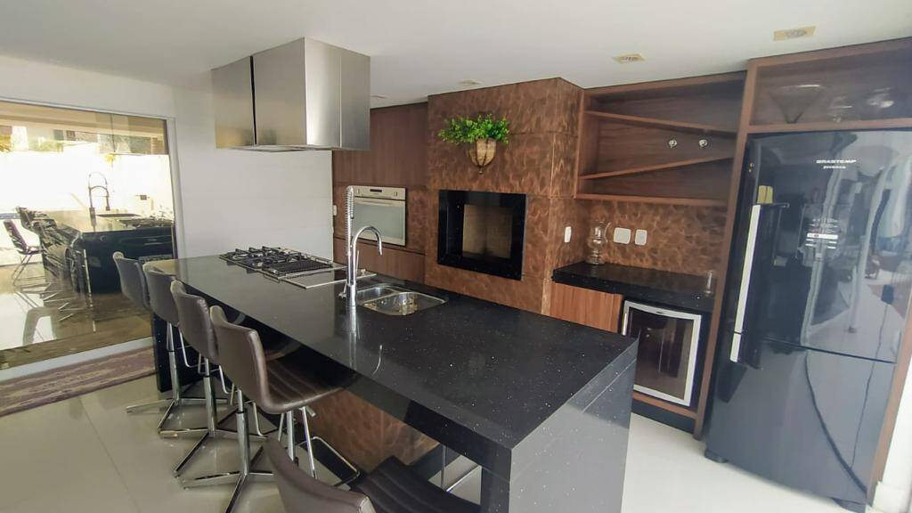 Casa à venda com 5 quartos, 390m² - Foto 3