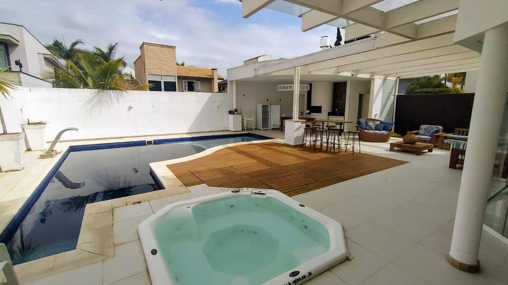 Casa à venda com 5 quartos, 390m² - Foto 4