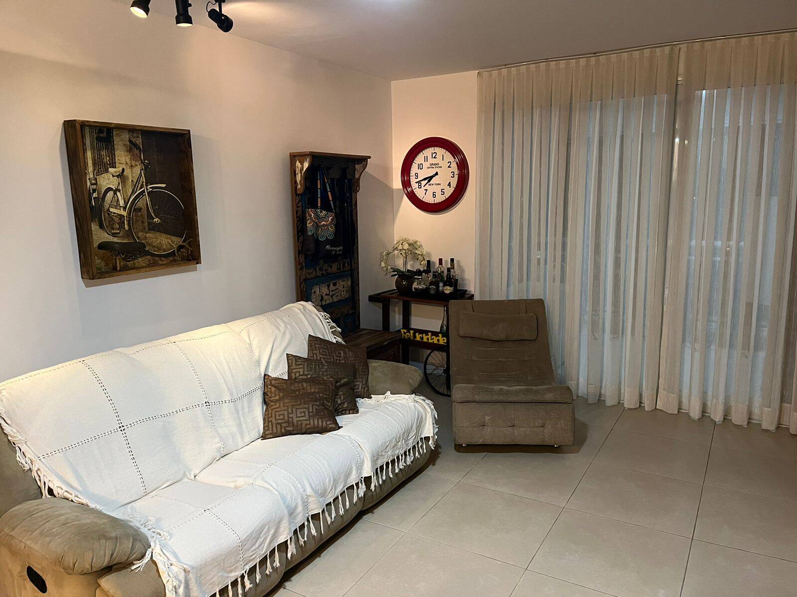 Apartamento à venda com 1 quarto, 80m² - Foto 2