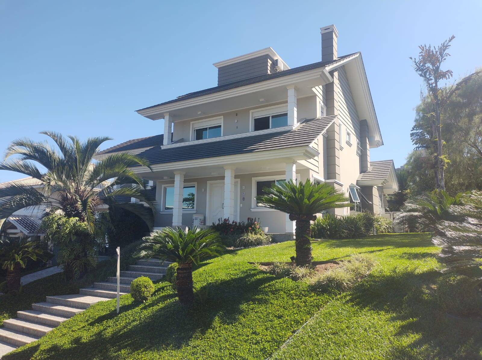 Casa de Condomínio à venda com 3 quartos, 349m² - Foto 1