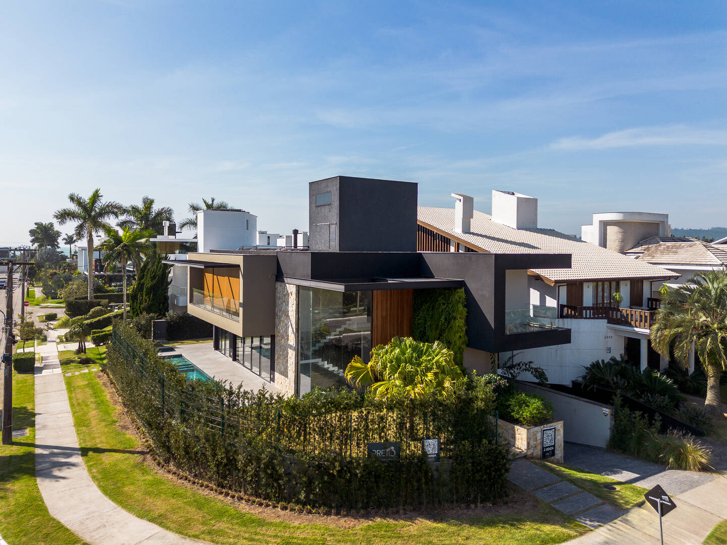 Casa à venda com 5 quartos, 509m² - Foto 2