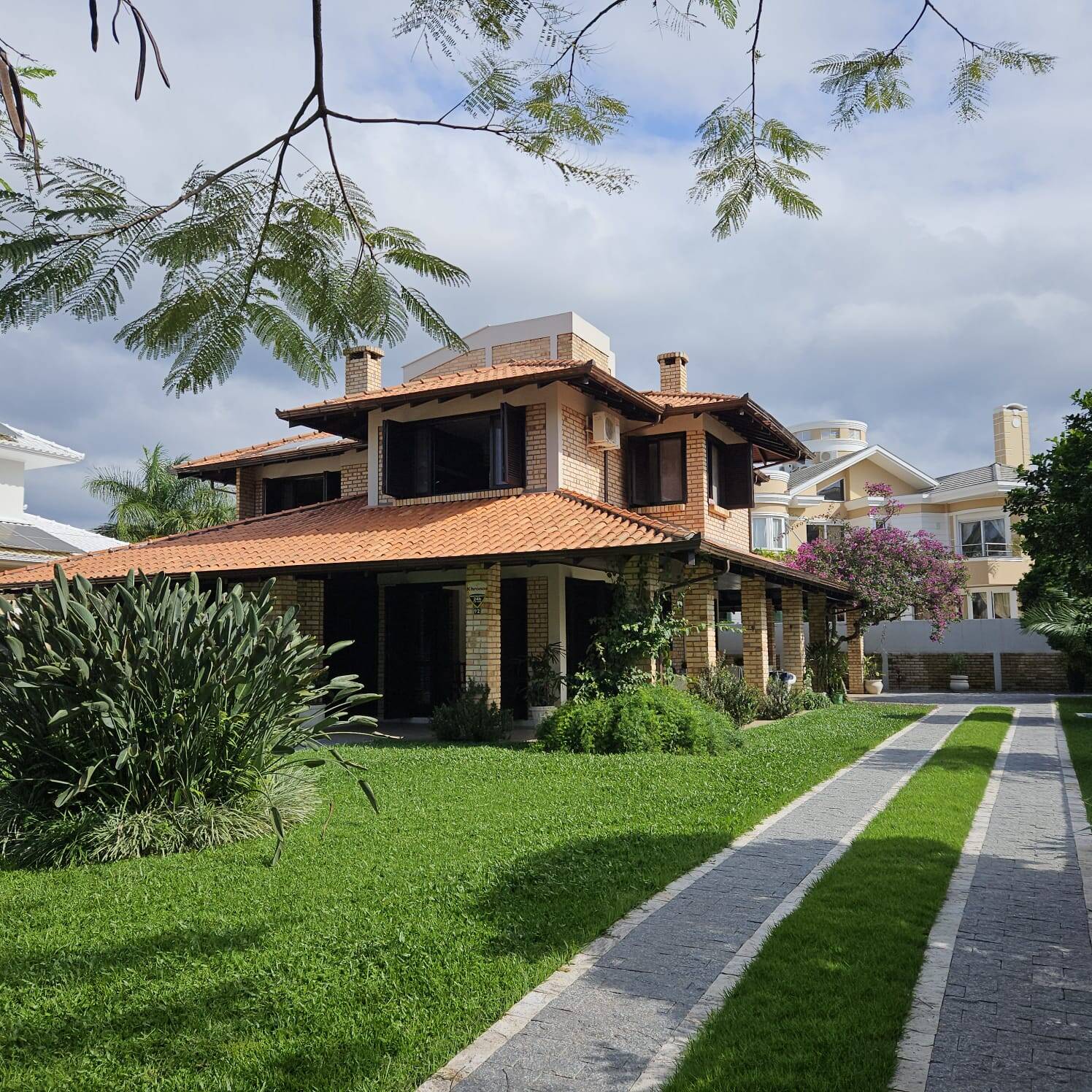 Casa, 4 quartos, 280 m² - Foto 1