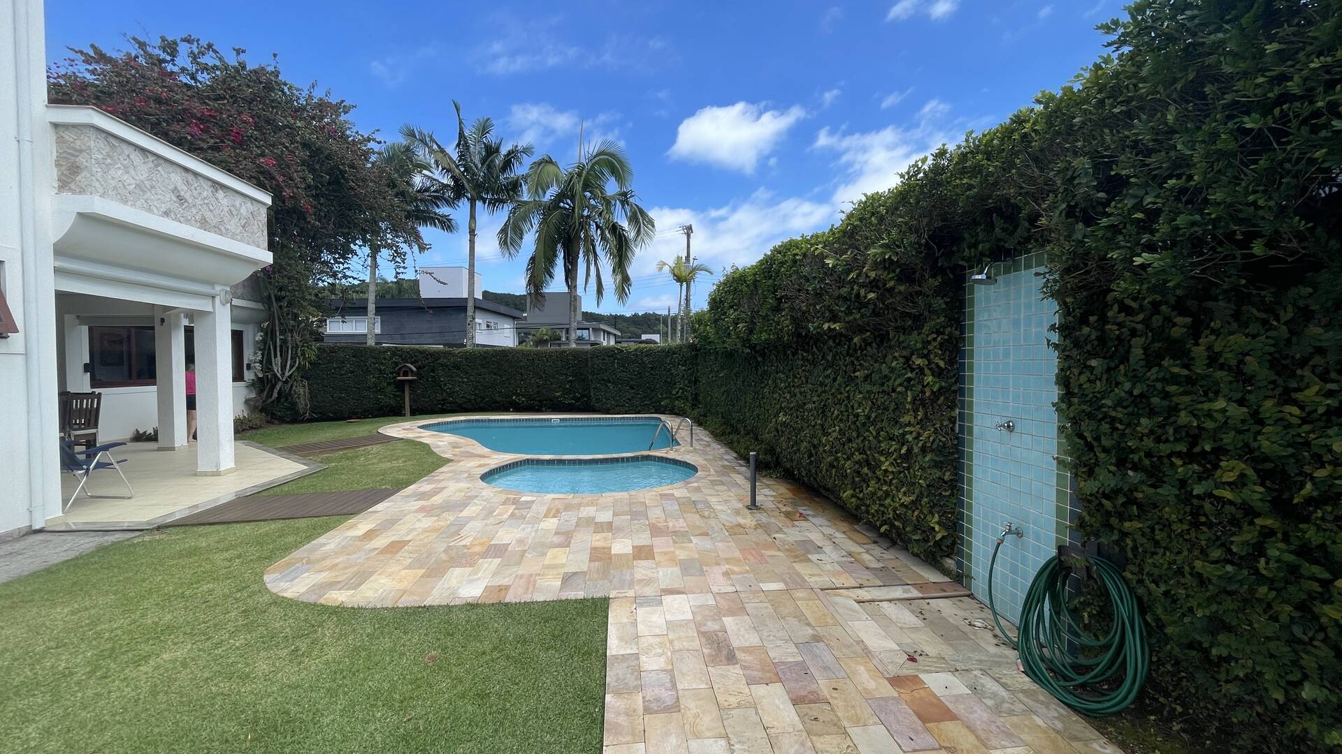 Casa à venda com 6 quartos, 548m² - Foto 2