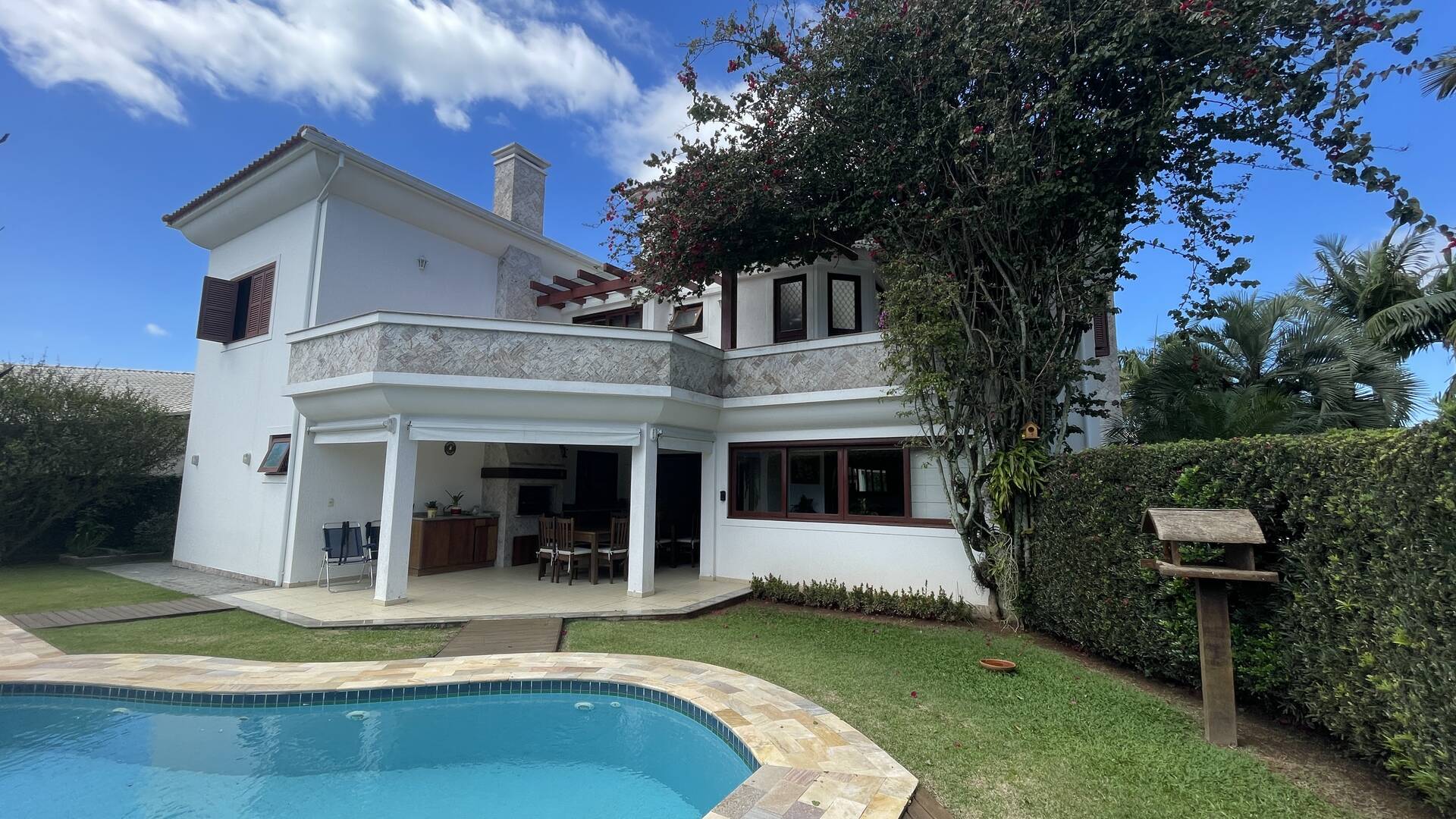 Casa à venda com 6 quartos, 548m² - Foto 1