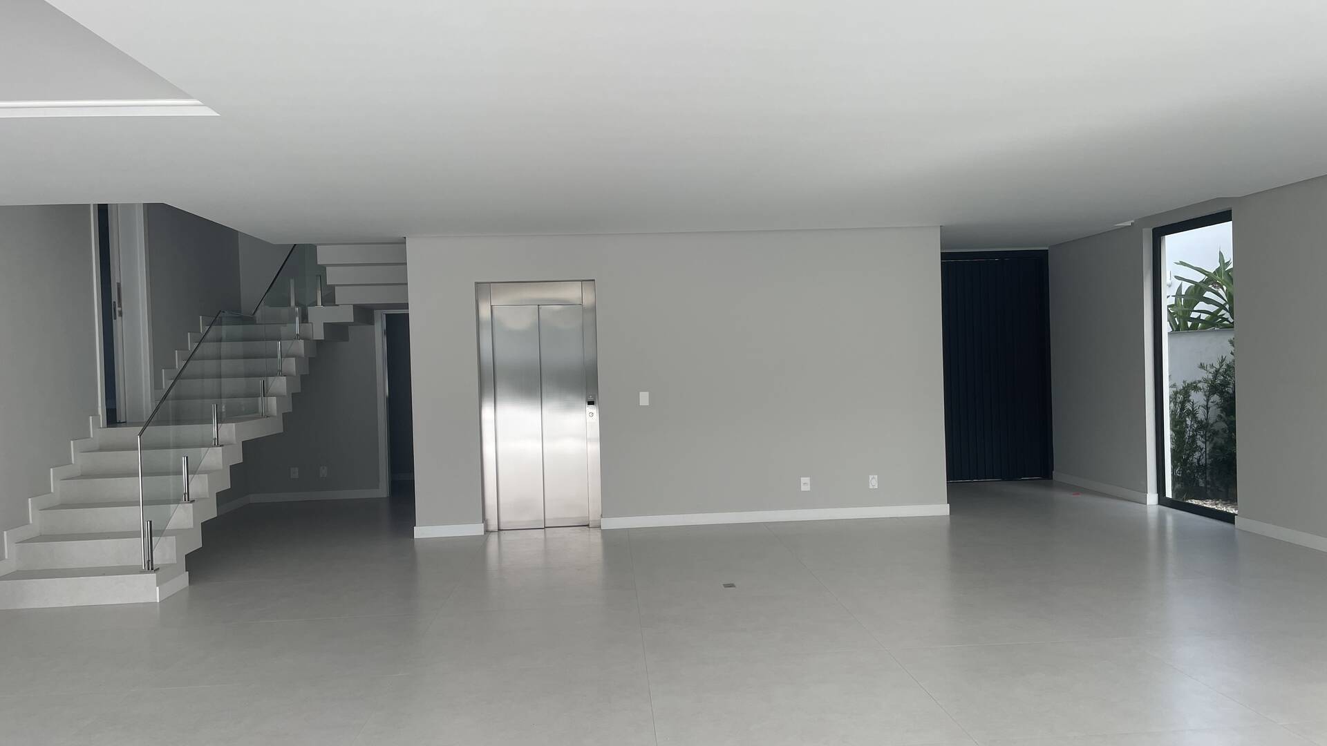 Casa à venda com 6 quartos, 1000m² - Foto 4
