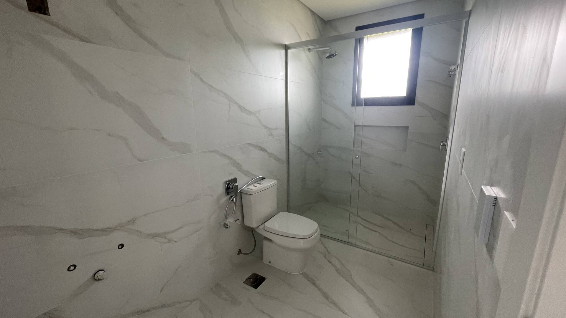 Casa à venda com 6 quartos, 1000m² - Foto 30