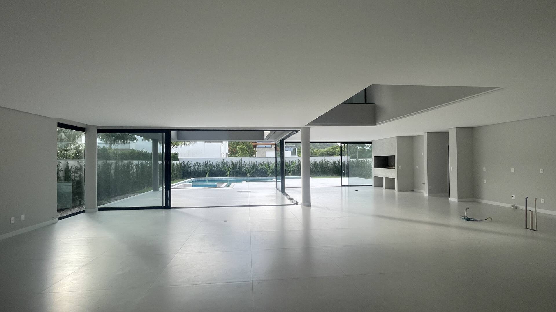 Casa à venda com 6 quartos, 1000m² - Foto 47