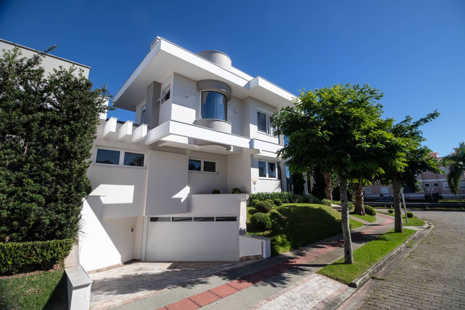 Casa à venda com 4 quartos, 470m² - Foto 2