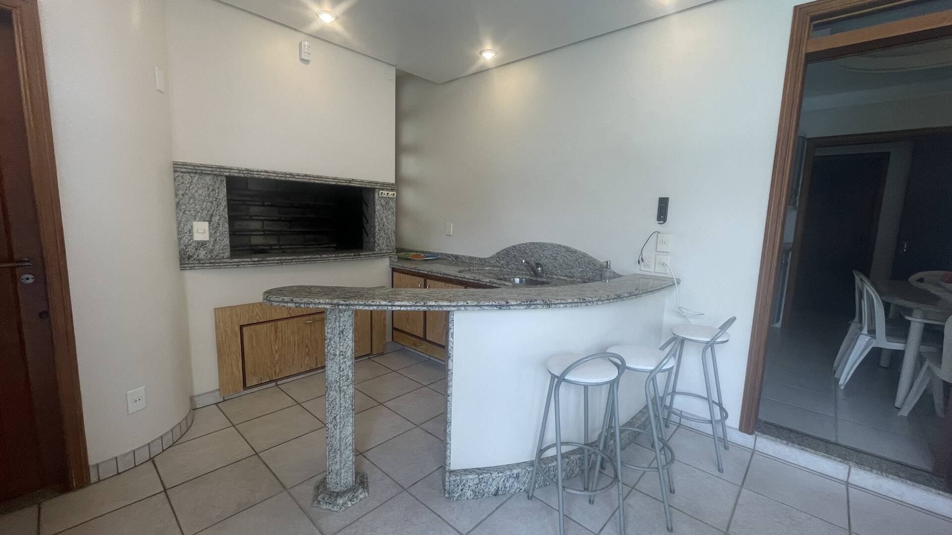 Casa à venda com 4 quartos, 350m² - Foto 11