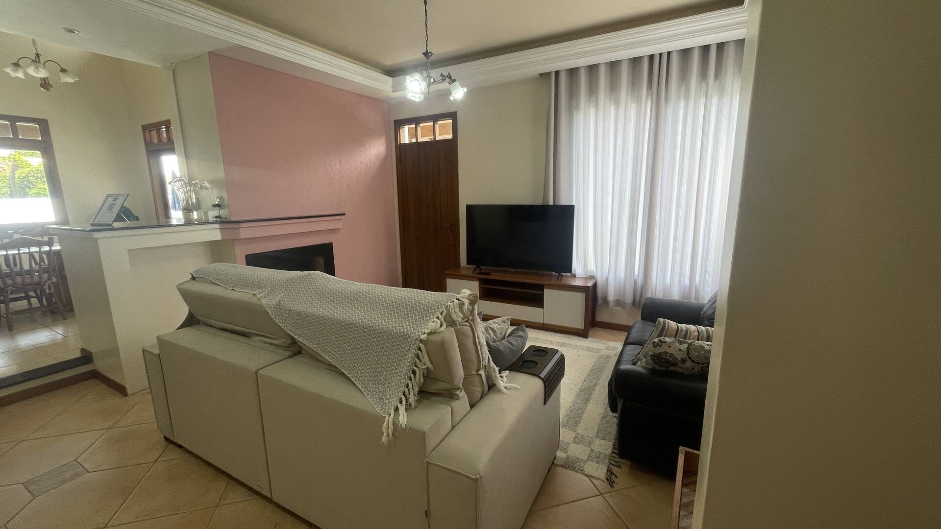 Casa para alugar com 4 quartos, 290m² - Foto 3