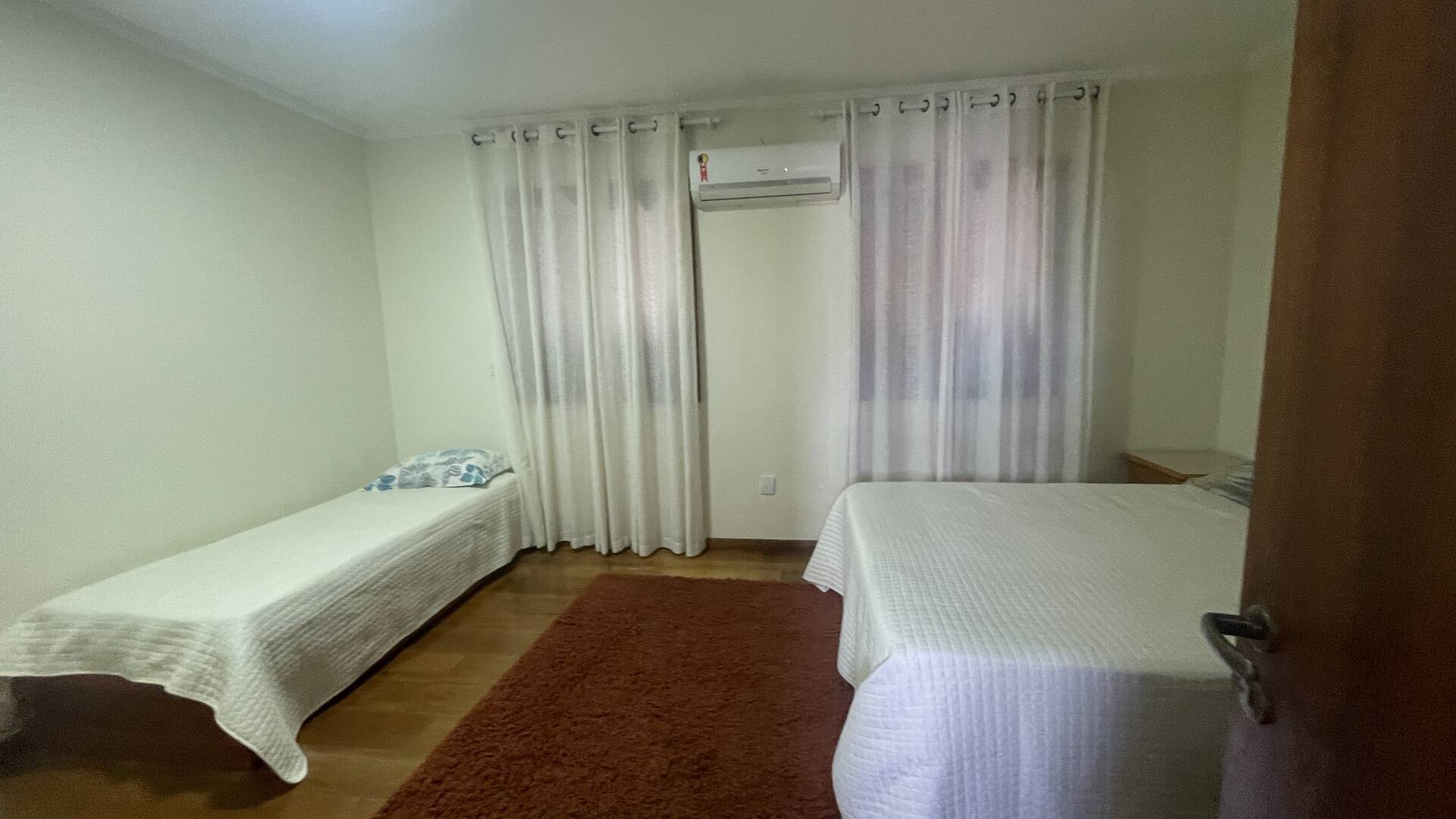 Casa para alugar com 4 quartos, 290m² - Foto 26