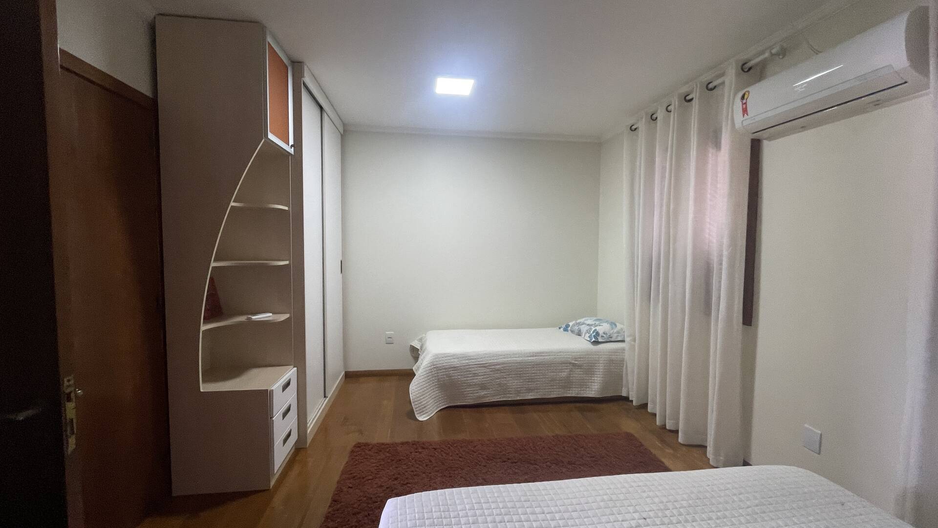 Casa para alugar com 4 quartos, 290m² - Foto 28